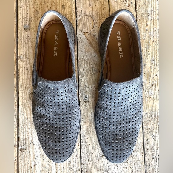 Trask Ali Taupe Suede Perforated Loafers 8.5 NWOT Quiet Luxury Neutral Flat - Picture 10 of 10